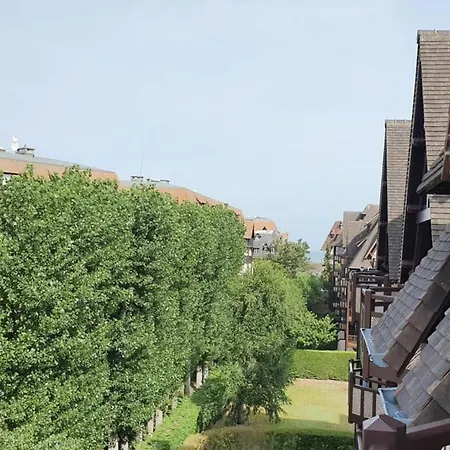 Triplex A 100m De La Plage Avec Parking Deauville