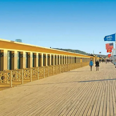 Triplex A 100m De La Plage Avec Parking Deauville