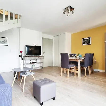 Triplex A 100m De La Plage Avec Parking Apartment